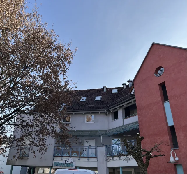 Hausansicht - Wohnung kaufen in Aidlingen - Mitten in Aidlingen: Hübsche 2-Zi-Maisonettewohnung