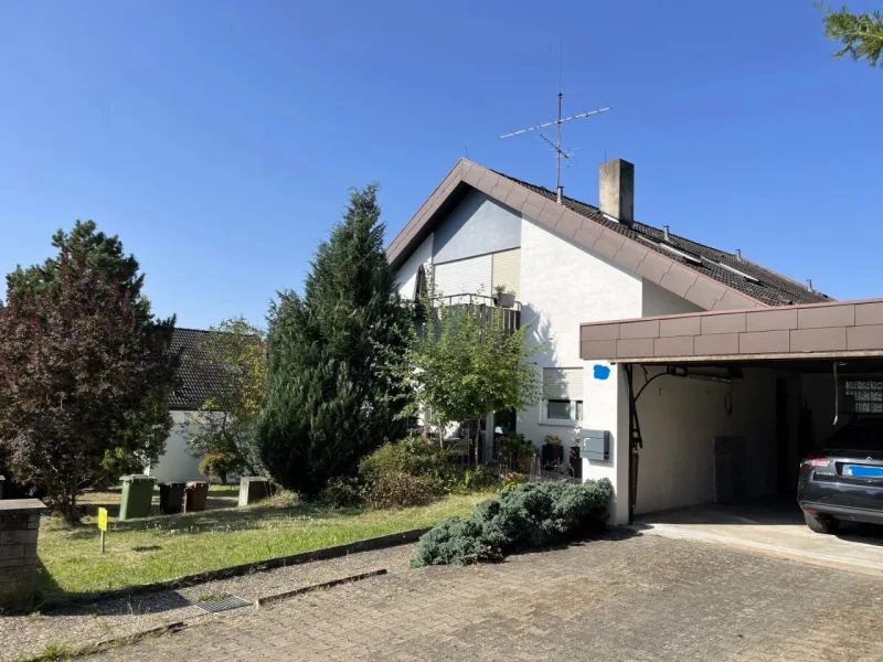  - Haus kaufen in Gechingen - Gechingen: 2-Fam.-Haus mit Einliegerwohnung in sonniger Lage