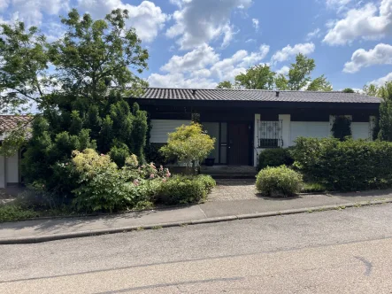  - Haus kaufen in Aidlingen - Einfamilienhaus mit Einliegerwohnung in sonniger Aussichtslage in Aidlingen-Dachtel