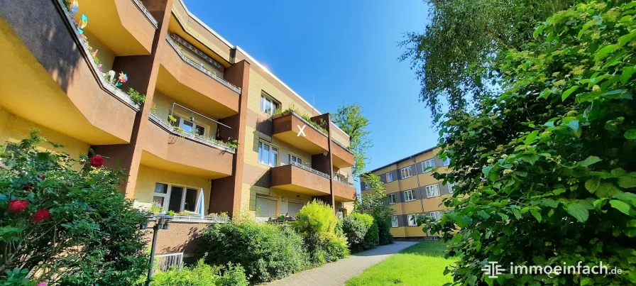 Rückwärtige Ansicht-2 (Sommer) - Wohnung kaufen in Berlin - Schöne ruhige 3-Zimmer-Whg. in trendigen Neukölln
