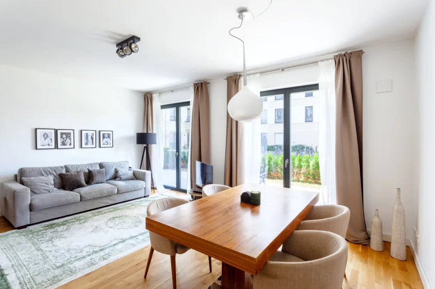  - Wohnung kaufen in Berlin - Möblierte 2 Zimmer Luxus Erdgeschosswohnung mit großer Terrasse in Berlin-Wilmersdorf