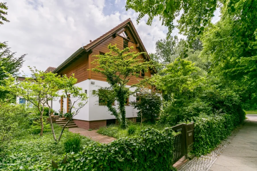  - Haus kaufen in Berlin - Nachhaltiges Einfamilienhaus in bester Lage von Berlin-Zehlendorf