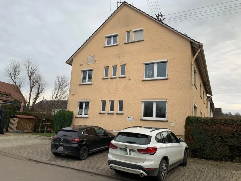 Außenansicht - Haus kaufen in Nürtingen / Zizishausen - 6 Familienhaus in guter Lage