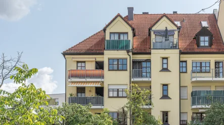 Westansicht - Wohnung mieten in Landshut - 3-Zimmer-Wohnung mit Süd-West-Balkon, Lift und TG-Stellplatz in Landshut-Nikola