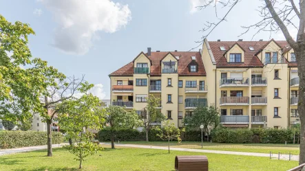 Südwestansicht - Wohnung mieten in Landshut - 3-Zimmer-Wohnung mit Süd-West-Balkon, Lift und TG-Stellplatz in Landshut-Nikola