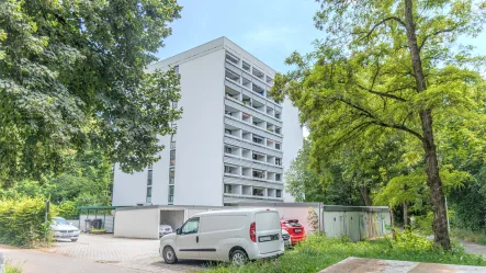 Hausansicht - Wohnung kaufen in Landshut - PROVISIONSFREI* - 2-Zimmer-ETW mit 2 Loggien, EBK und Lift, Landshut-Klötzlmüllerviertel