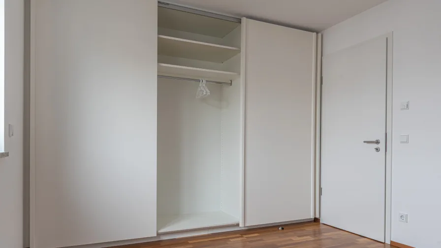 Schlafzimmer mit Einbauschrank vom Schreiner