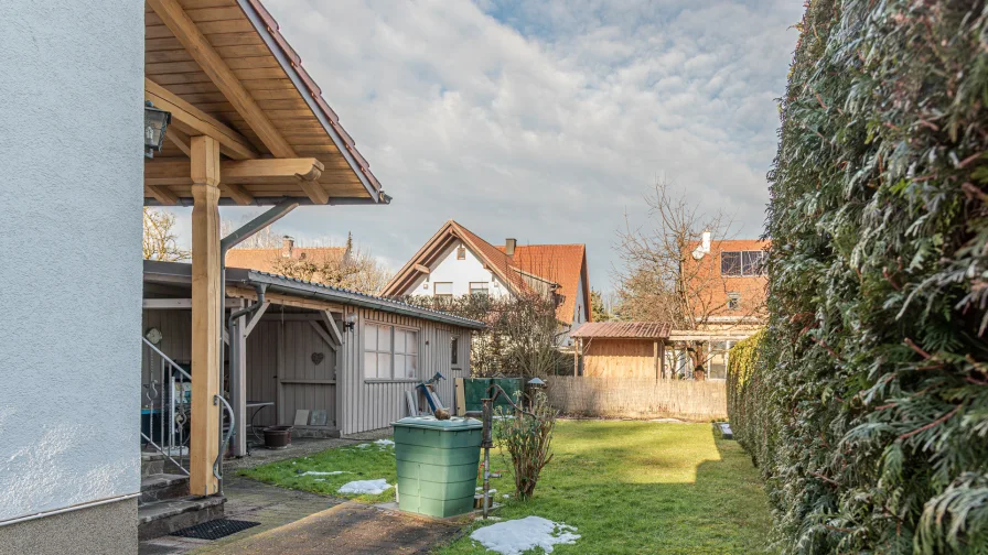 Garten mit Gartenhaus