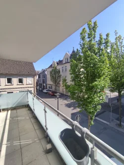 Balkon 1.jpg - Wohnung mieten in Arnsberg - WOHNBERECHTIGUNGSSCHEIN ERFORDERLICH: Ehepaarwohnung mit Balkon in Zentrumslage von Arnsberg-Neheim!