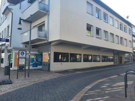 Titelbild - Büro/Praxis mieten in Lübbecke - Sanierte Gewerbefläche im Zentrum von Lübbecke