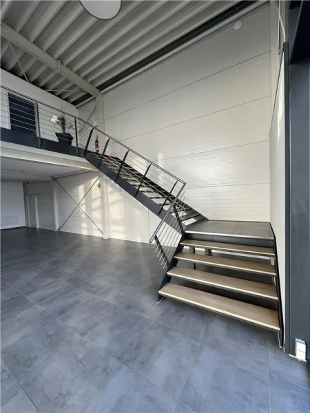 Treppe zur Galerie