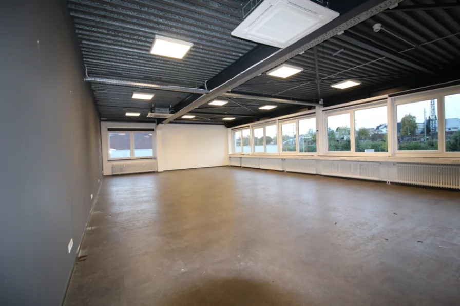 Raum V - Büro/Praxis mieten in Aachen - Ca 442 m² klimatisierte und modernisierte Bürofläche zu vermieten.
