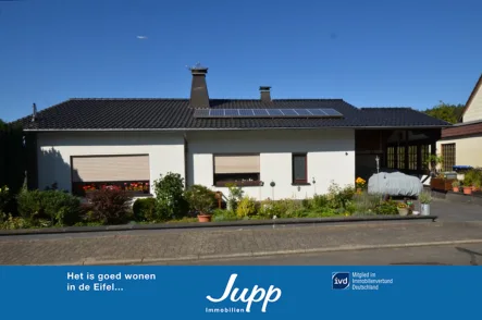 Jünkerath - Haus kaufen in Jünkerath - Schönes Einfamilienhaus mit toller Aussicht, Garage, kleiner ELW in schöner Höhenlage Jünkerath 47