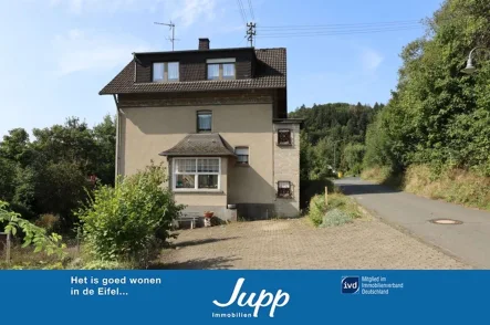 Leimbach - Haus kaufen in Leimbach - Geräumiges Wohnhaus mit befestigtem Parkplatz, zus. Grundstück und Garten Leimbach (4)