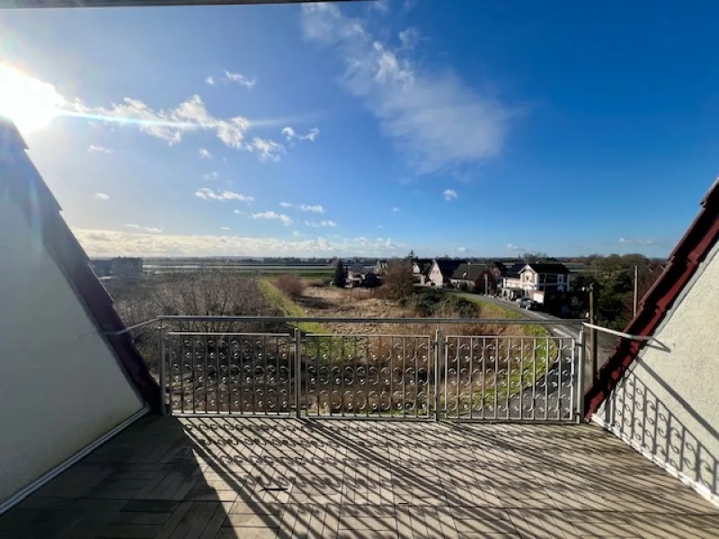 Blick vom Balkon auf die Elbe