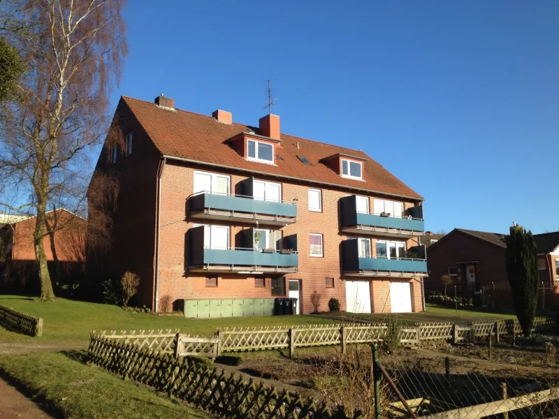 Rückansicht - Wohnung mieten in Stade - Gemütliche 2-Zimmer-Wohnung in ruhiger Lage!