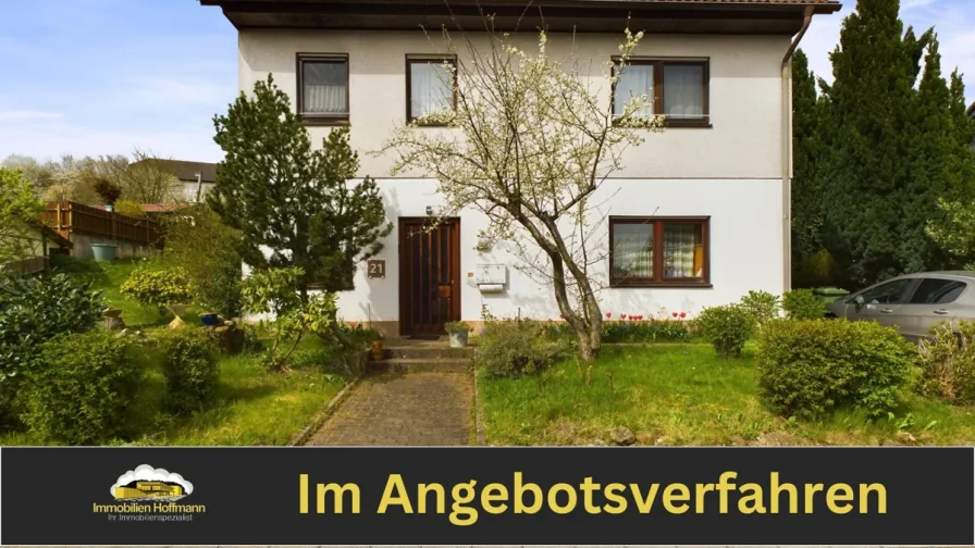 Ansicht Haus von Straße - Haus kaufen in Birstein - Einfamilienhaus in Birstein mit 9 Zimmern und 636 m² Grundstück-im Angebotsverfahren!