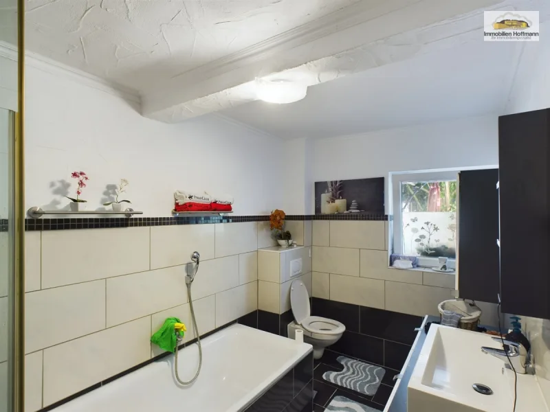 Badezimmer obere Wohnung