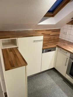 Küche 1 - Wohnung mieten in Ansbach - ***WUNDERSCHÖNE 2,5 ZIMMER ZENTRAL IN ANSBACH MIT DACHTERRASSE***