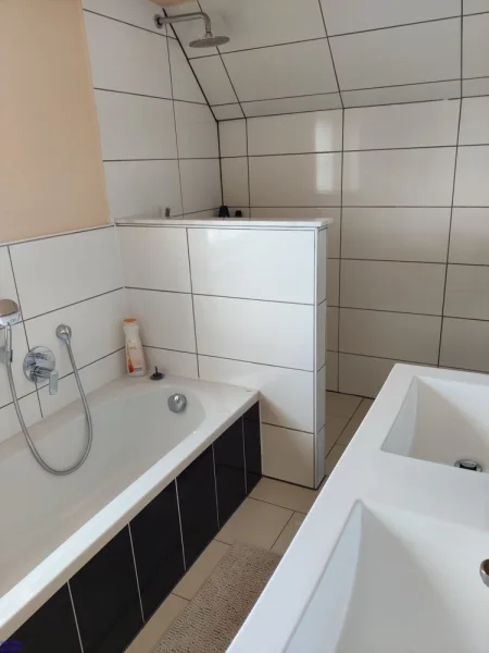 oberes Badezimmer