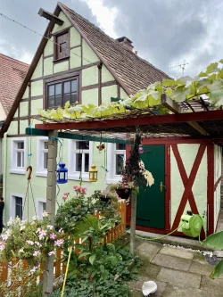 Rückansicht - Haus kaufen in Rothenburg ob der Tauber - ***WOHNEN UND ARBEITEN WO ANDERE URLAUB MACHEN***