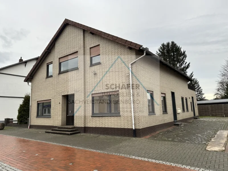 Außenansicht - Haus mieten in Bassum - Großzügiges Einfamilienhaus in Bahnhofsnähe zu vermieten