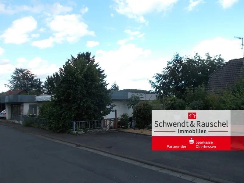  - Haus kaufen in Büdingen - Bungalow mit Aussicht in Büdingen-Rinderbügen