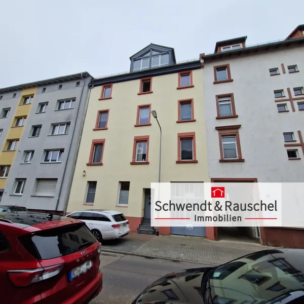 Ansicht - Haus kaufen in Frankfurt - Top gepflegtes 5-Familienhaus + 1 Einfamilienhaus in Frankfurt Niederrad 