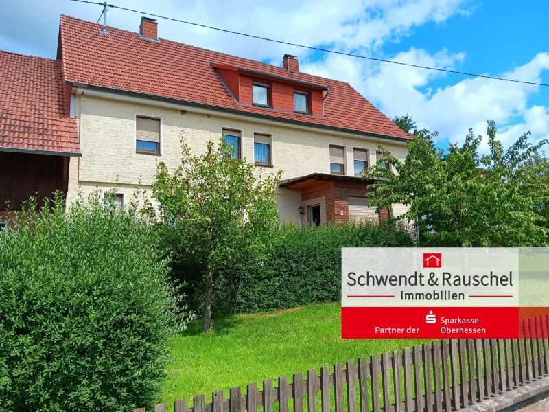 Hausansicht - Haus kaufen in Schlitz - Großzügiges Bauernhaus mit Stall und Scheune in Schlitz-Willofs