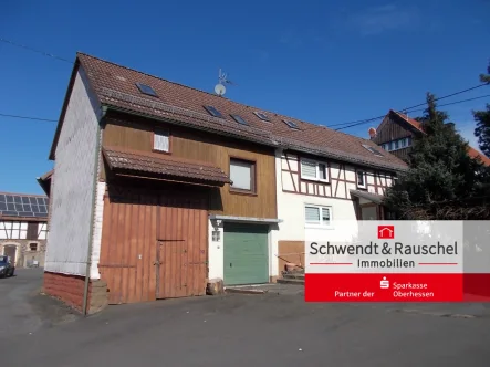  - Haus kaufen in Grebenhain - Außen Tradition - Innen viel Platz: Wohnhaus in Grebenhain-Volkartshain