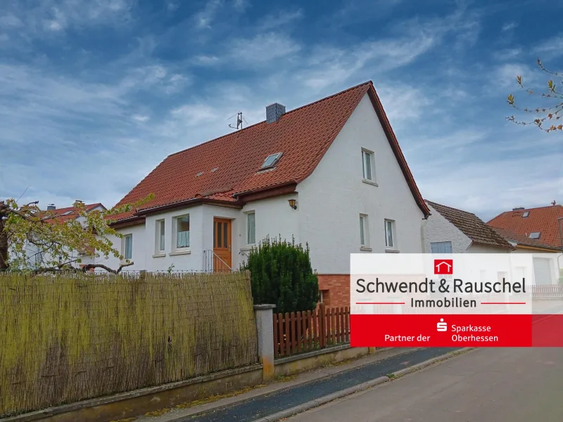 Haus Straßenseite - Haus kaufen in Lauterbach - Viel Platz im Einfamilienhaus in Lauterbach-Maar Ortsmitte 