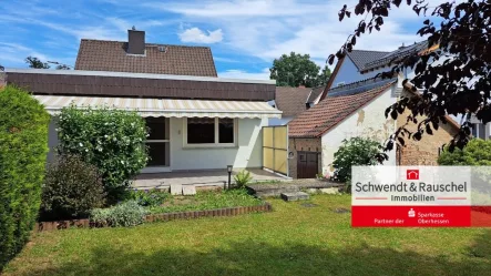 Rückansicht - Haus kaufen in Friedberg - Sehr gepflegtes Einfamilienhaus in Friedberg!