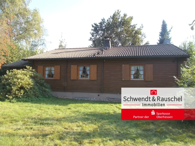  - Haus kaufen in Schotten - Traumblockhaus am Feldrand in Schotten-Eichelsachsen (Hirzbergsiedlung)