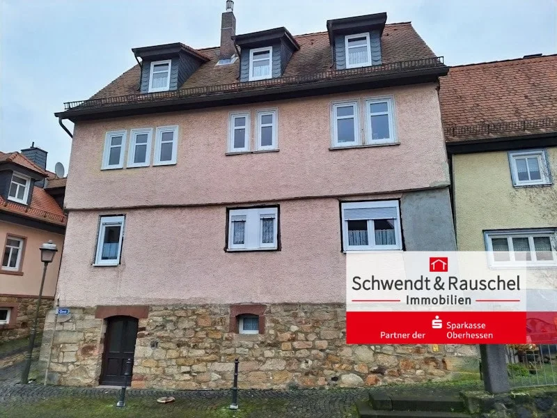 Titelbild - Haus kaufen in Homberg - Großes EFH in Homberg (Ohm) 