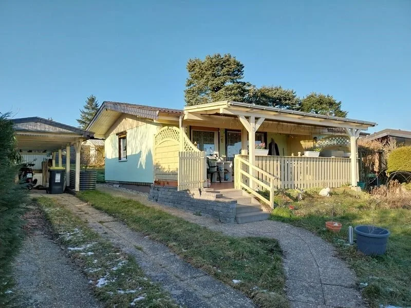 Frontansicht - Haus kaufen in Langgöns - Nettes Holzhaus in Langgöns-Espa