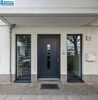 Eingangsbereich  - Haus kaufen in Berlin - Rarität in Stralau: Townhouse zur Selbstnutzung