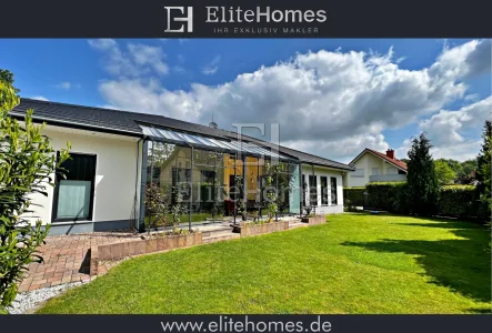 Gartenansicht - Haus kaufen in Meckenheim - Exklusiver großzügigen Bungalow mit Wärmepumpe !!!