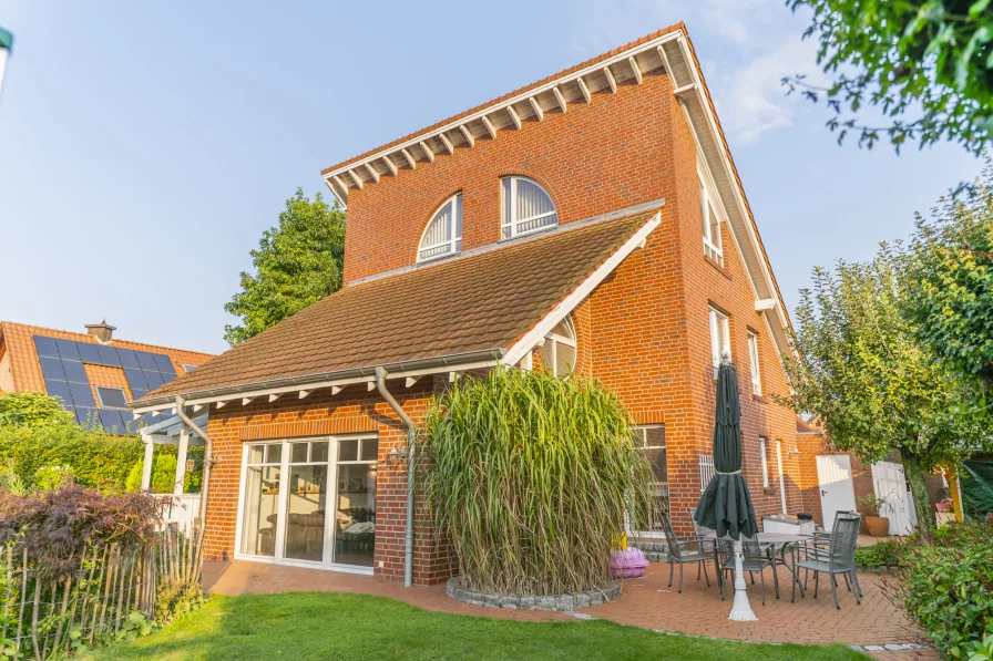  - Haus kaufen in Rheine - Ideales Platzangebot! schönes Architektenhausin Rheine-Hauenhorst mit Teich und großer Garage