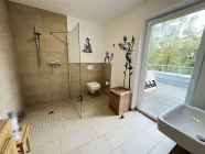 Modernes Badezimmer