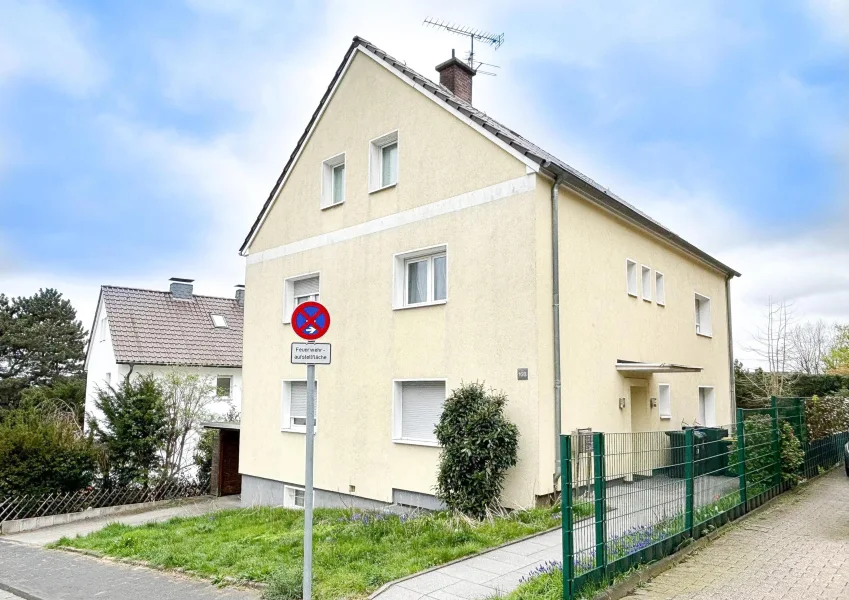 Hausansicht - Haus kaufen in Mülheim - Attraktives 3-Familienhaus in ruhiger Lage von Dümpten