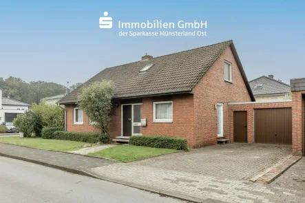 Außenansicht - Haus kaufen in Oelde / Stromberg - Einfamilienhaus mit Potenzial in ruhiger Lage!