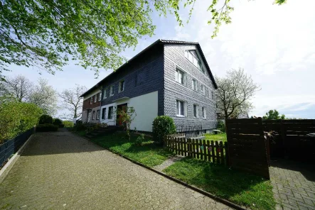 Außenansicht - Wohnung mieten in Ratingen - Frisch renovierte 3-Zimmer-Dachgeschoss-Wohnung in Ratingen-Breitscheid