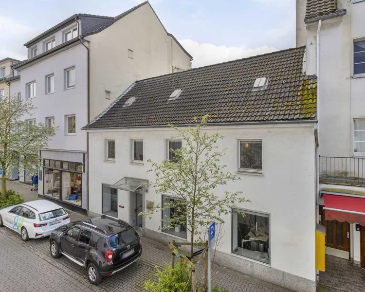 Ansicht - Büro/Praxis mieten in Ratingen - Provisionsfrei: Praxisfläche/Ladenlokal mit Büro und Wohnung in Rtg.-Mitte 