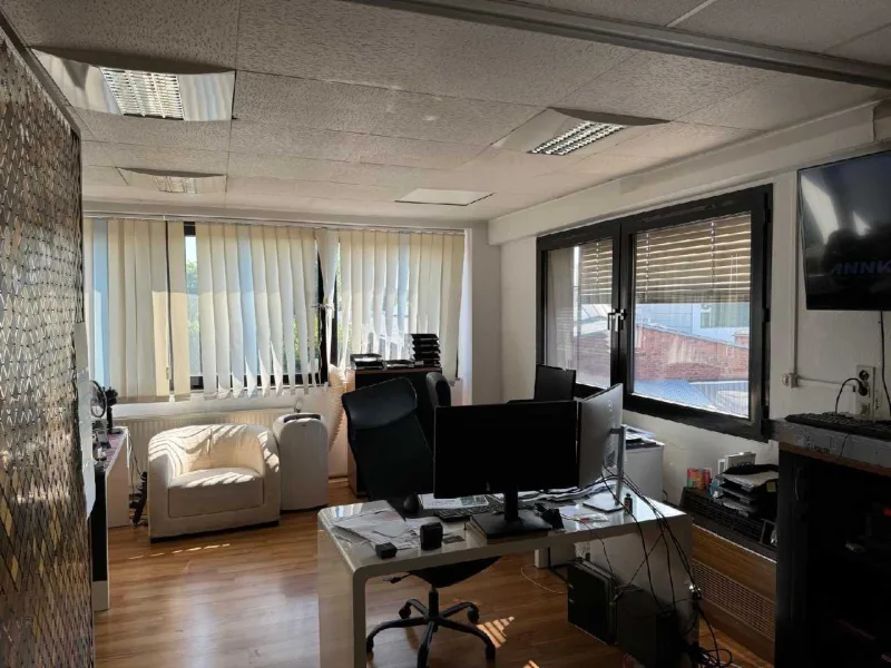 Büro - Büro/Praxis mieten in Ratingen - Ca. 60 m² großes Einzelbüro mit idealer Anbindung in Ratingen 