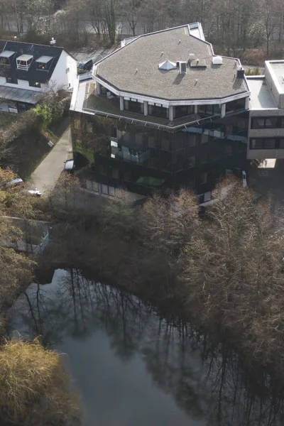 Arbeiten mit Seeblick - Büro/Praxis mieten in Ratingen - Individuell und barrierefrei: Repräsentative Bürofläche in Ratingen-Ost