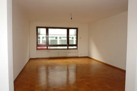 Wohnzimmer - Wohnung mieten in Ratingen - Schöne 3-Zimmer-Wohnung (Hochparterre) mit Balkon in Ratingen-Mitte