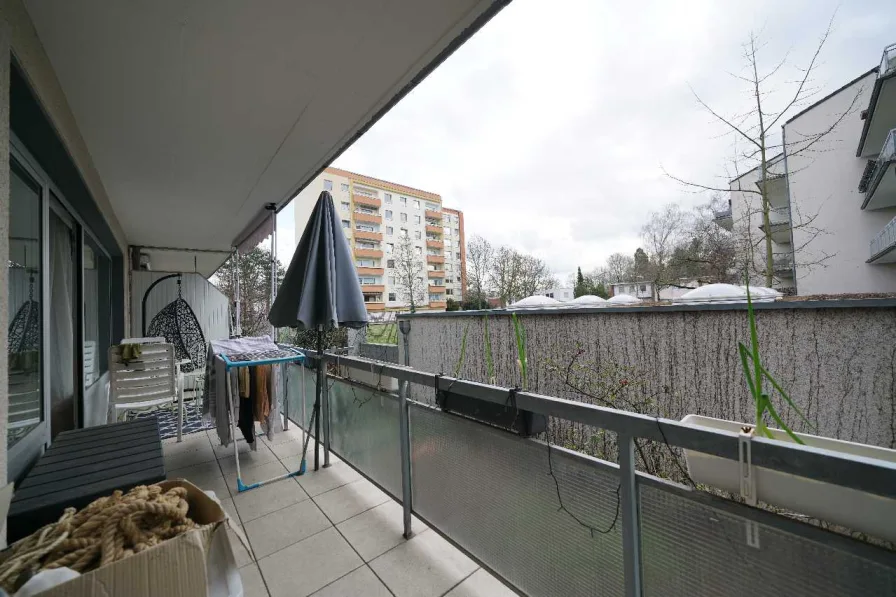 Balkon - Wohnung mieten in Düsseldorf - Großzügige 3-Zimmer-Wohnung im zentralen Düsseldorf Lichtenbroich 