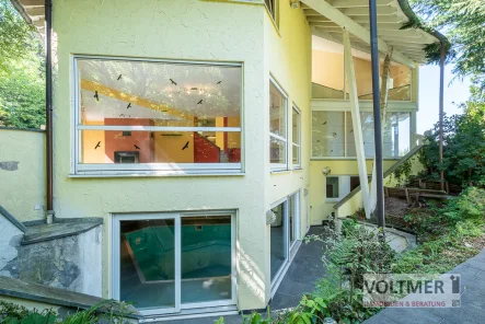 Titelbild - Haus kaufen in Neunkirchen - EINZIGARTIG - exklusives, sanierungsbedürftiges Anwesen in Waldrandlage von Kohlhof!