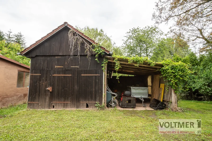 Garage/Carport