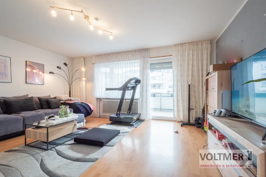 Wohnzimmer - Wohnung kaufen in Homburg - SOLIDE - Eigentumswohnung mit Balkon & Garage in Homburg!